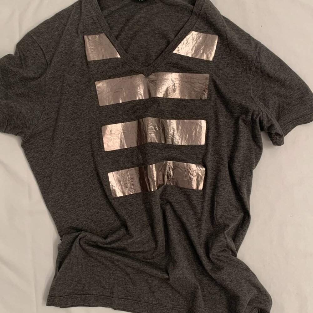 Neil Barrett v neck t-shirt